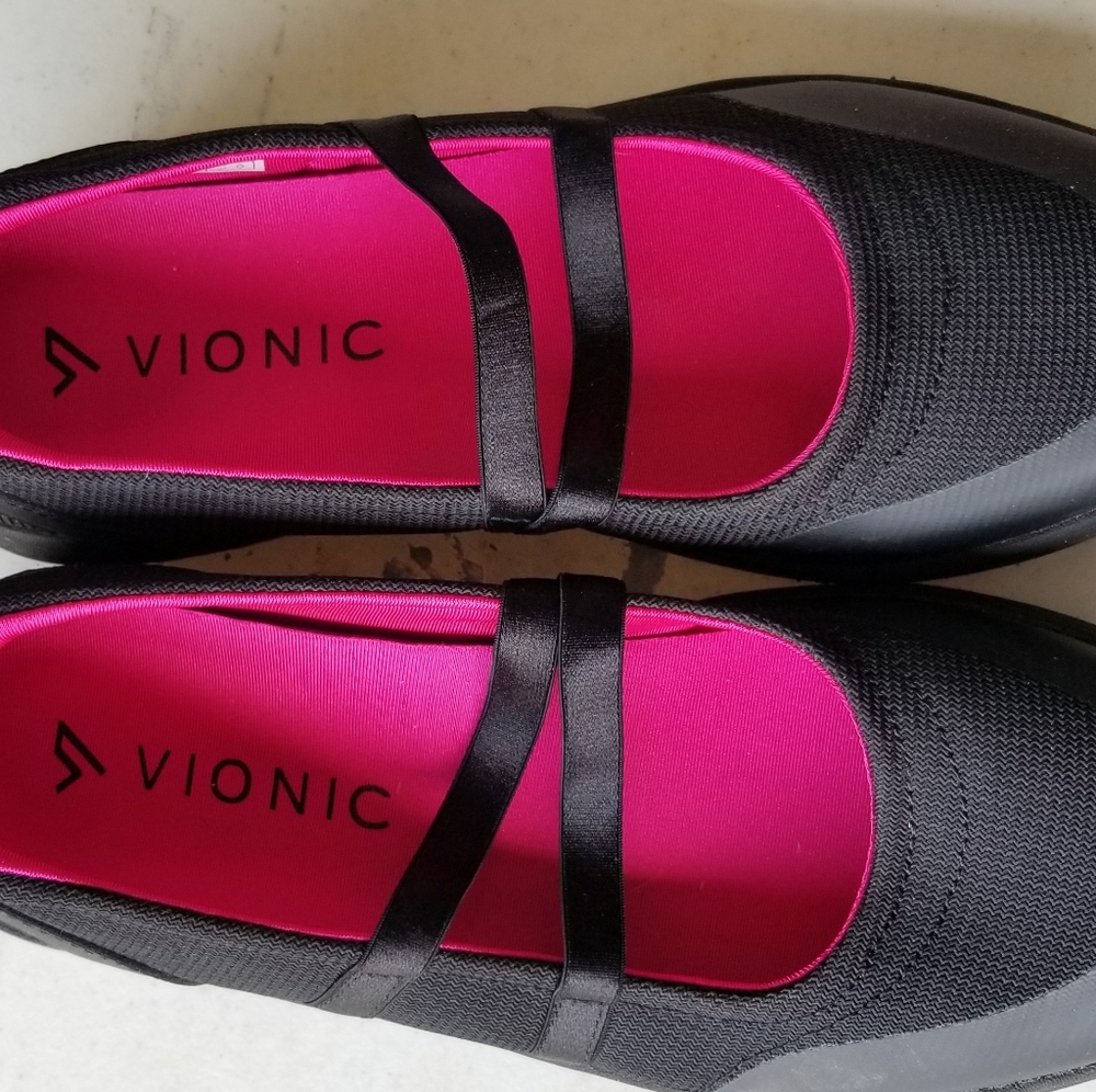 Vionics black shoes